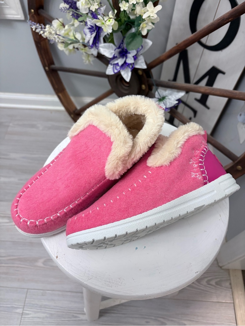 Pink Faux-Fur Lined Slip-On Moccasin Slippers NWOT